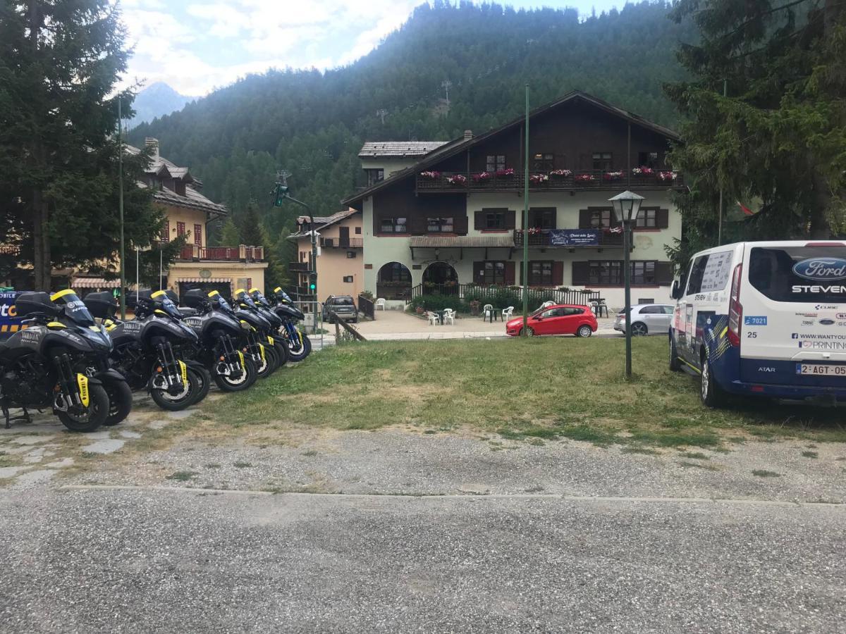 Chalet Della Luna Claviere Exterior foto